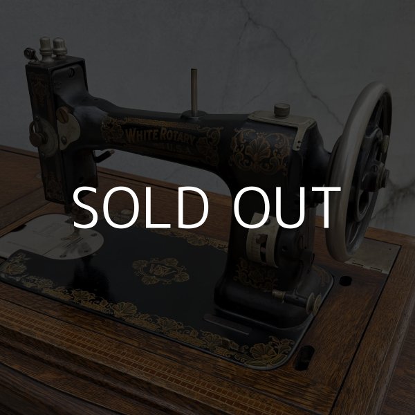 画像6: VINTAGE ANTIQUE WHITE SEWING MACHINE CO ヴィンテージ アンティーク 足踏みミシン ホワイト /  ミシンテーブル ディスプレイ インテリア 木製 店舗什器 アメリカ (6)
