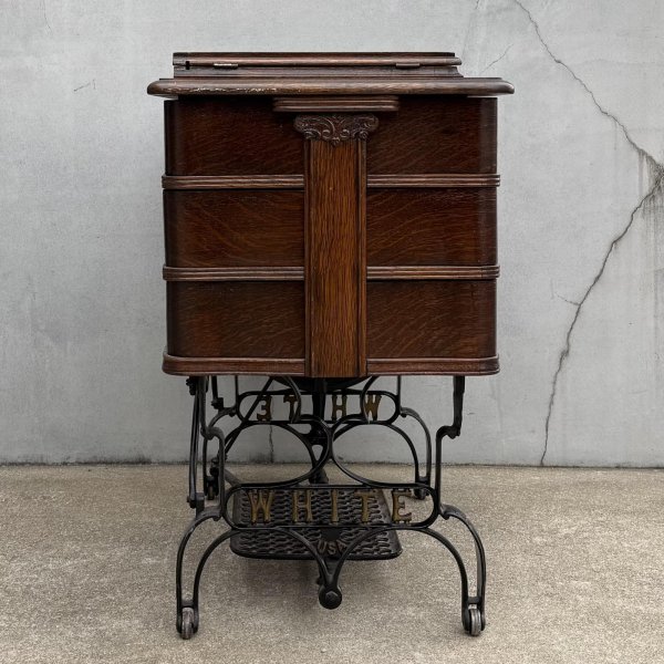 画像4: VINTAGE ANTIQUE WHITE SEWING MACHINE CO ヴィンテージ アンティーク 足踏みミシン ホワイト /  ミシンテーブル ディスプレイ インテリア 木製 店舗什器 アメリカ (4)