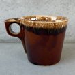 画像2: VINTAGE ANTIQUE HULL POTTERY MUGCUP ヴィンテージ アンティーク ハル マグカップ ブラウンドリップ コップ 食器 陶器 / コーヒーカップ  ブラウン 茶色 カフェ 喫茶店 店舗什器 アメリカ j (2)