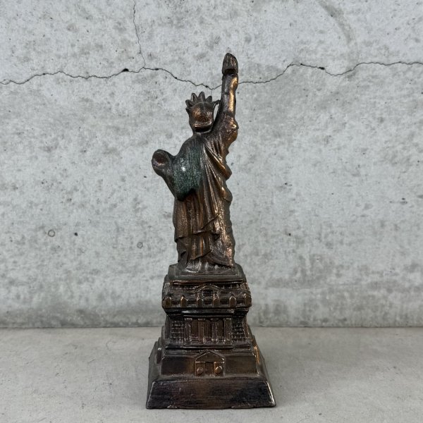 画像2: VINTAGE ANTIQUE STATUE OF LIBERTY ヴィンテージ アンティーク 自由の女神 / コレクタブル オブジェ インテリア ディスプレイ 置物 雑貨 アメリカ (2)