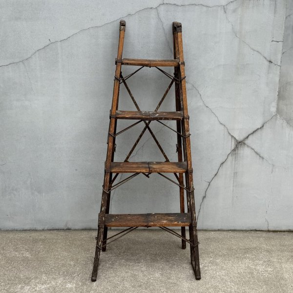 画像2: VINTAGE ANTIQUE FOLDING WOOD LADDER ヴィンテージ アンティーク 脚立 ラダー はしご  / 踏み台 ステップ 折り畳み ウッド 木製 店舗什器 アメリカ (2)