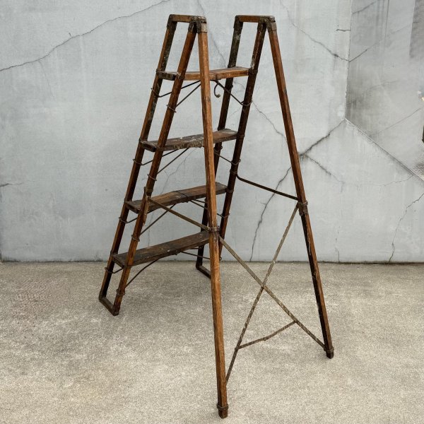 画像4: VINTAGE ANTIQUE FOLDING WOOD LADDER ヴィンテージ アンティーク 脚立 ラダー はしご  / 踏み台 ステップ 折り畳み ウッド 木製 店舗什器 アメリカ (4)