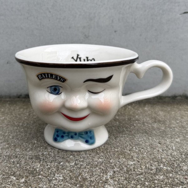 画像1: VINTAGE ANTIQUE BAILEYS CUP ヴィンテージ アンティーク ベイリーズ フェイスカップ / コレクタブル オブジェ ティーカップ マグカップ ノベルティ 陶器 食器 雑貨 G (1)