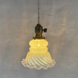 画像10: VINTAGE ANTIQUE OPALESCENT GLASS ヴィンテージ アンティーク 吊り下げライト オパールセントガラス 照明 / ライト ランプ ペンダントライト ガラスシェード 天井照明 E26 店舗什器 アメリカ USA (2) (10)