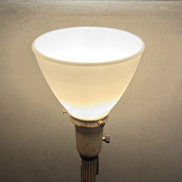 画像10: VINTAGE ANTIQUE DESKLAMP ヴィンテージ アンティーク フロアランプ デスクランプ スタンドライト テーブルランプ 卓上ライト 照明  / ミルクガラス コレクタブル E26 店舗什器 アメリカ (10)