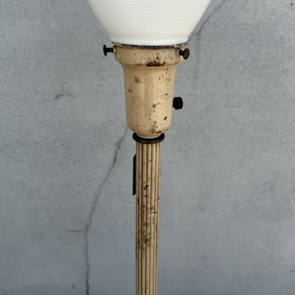 画像7: VINTAGE ANTIQUE DESKLAMP ヴィンテージ アンティーク フロアランプ デスクランプ スタンドライト テーブルランプ 卓上ライト 照明  / ミルクガラス コレクタブル E26 店舗什器 アメリカ (7)