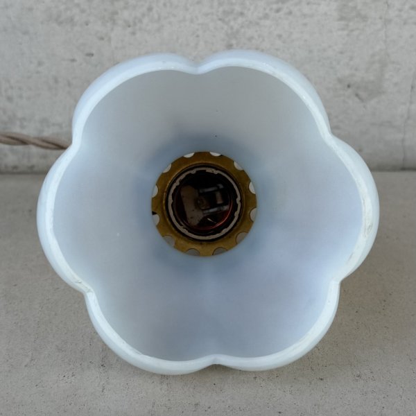 画像4: VINTAGE ANTIQUE LAMP ヴィンテージ アンティーク 吊り下げライト 天井照明 / ライト ランプ ペンダントライト ミルクガラス ガラスシェード E26 店舗什器 アメリカ (4)