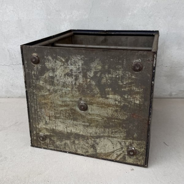 画像7: VINTAGE ANTIQUE CABINET ヴィンテージ アンティーク ボックス キャビネット / コレクタブル ディスプレイ ケース 収納 棚 箱 アドバタイジング 企業物 ブリキ 店舗什器 アメリカ USA (7)