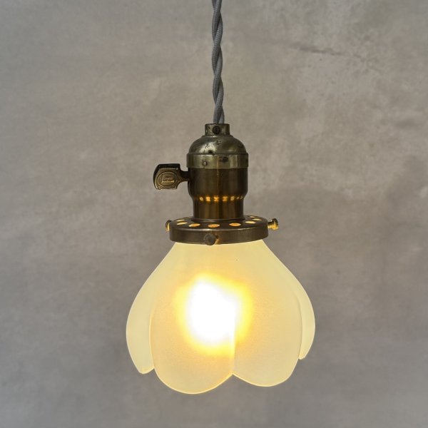 画像9: VINTAGE ANTIQUE LAMP ヴィンテージ アンティーク 吊り下げライト 天井照明 / ライト ランプ ペンダントライト ミルクガラス ガラスシェード E26 店舗什器 アメリカ (9)