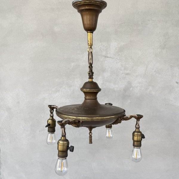 画像1: VINTAGE ANTIQUE LIGHT  ヴィンテージ アンティーク シャンデリア パンライト 吊り下げライト シーリングランプ 天井照明 / 4灯 ライト ペンダントライト 真鍮 E26 店舗什器 アメリカ USA (2) (1)