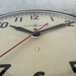画像7: VINTAGE ANTIQUE GENERAL ELECTRIC WALL CLOCK GE ヴィンテージ アンティーク ウォールクロック ゼネラルエレクトリック 壁掛け時計 / スクールクロック 圧縮ボード 焦げ茶 丸型 店舗什器 アメリカ (2) (7)