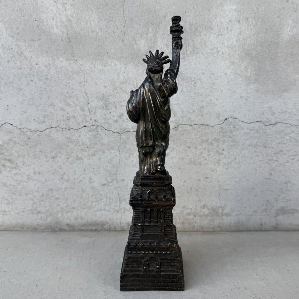 画像2: VINTAGE ANTIQUE STATUE OF LIBERTY  FIGURE ヴィンテージ アンティーク 自由の女神 / コレクタブル オブジェ インテリア ディスプレイ 置物 雑貨 アメリカ (4) (2)