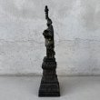 画像4: VINTAGE ANTIQUE STATUE OF LIBERTY  FIGURE ヴィンテージ アンティーク 自由の女神 / コレクタブル オブジェ インテリア ディスプレイ 置物 雑貨 アメリカ (4) (4)