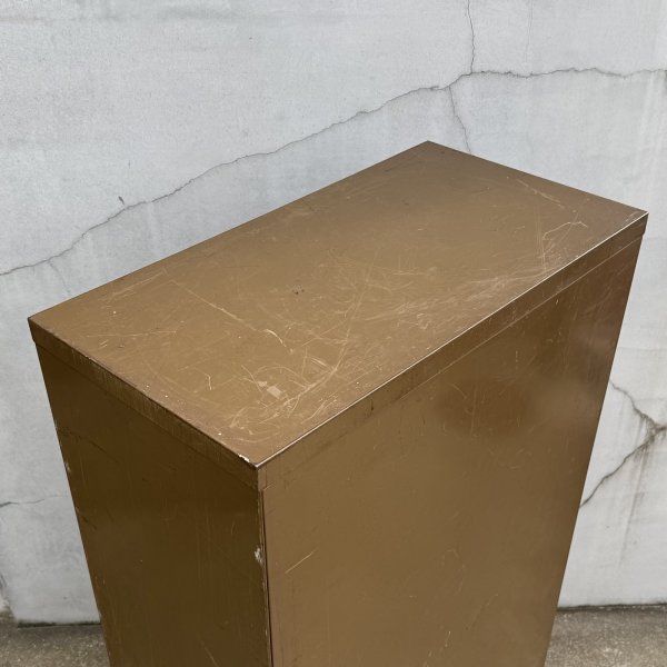 画像4: VINTAGE ANTIQUE FILE CABUNET ART METAL ヴィンテージ アンティーク メタルキャビネット ファイルキャビネット / 書類入れ 引き出し 収納棚 4段 アイアン 事務所 店舗什器 アメリカ (4)