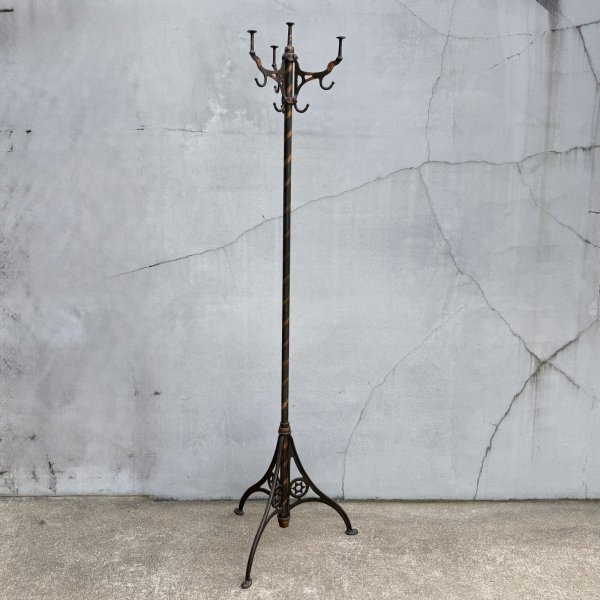 画像1: VINTAGE ANTIQUE COAT RACK JAPANNED ヴィンテージ アンティーク コートラック クロージングラック ハンガーラック ジャパンド / コレクタブル ディスプレイ ジャパンフィニッシュ 家具 服屋 店舗 什器 アメリカ (1)
