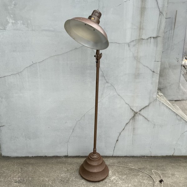 画像1: VINTAGE ANTIQUE FLOOR RAMP GENERAL ELECTRIC ヴィンテージ アンティーク フロアランプ フロアライト 照明 GE / インダストリアル E26 店舗什器 工業用 医療用 アメリカ (1)