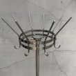 画像2: VINTAGE ANTIQUE CIRCULAR RACK ヴィンテージ アンティーク サークルラック フック クロージングラック ハンガーラック コートラック / コートスタンド ハットラック 家具 服屋 店舗 什器 アメリカ (2)