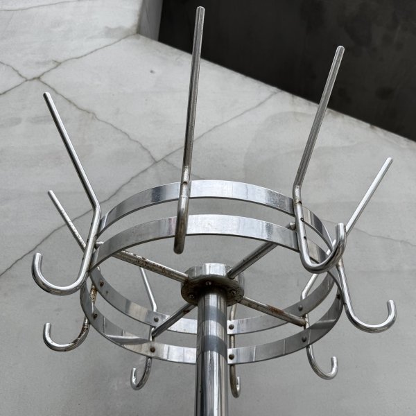 画像4: VINTAGE ANTIQUE CIRCULAR RACK ヴィンテージ アンティーク サークルラック フック クロージングラック ハンガーラック コートラック / コートスタンド ハットラック 家具 服屋 店舗 什器 アメリカ (4)