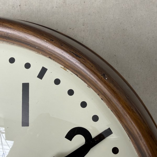 画像9: VINTAGE ANTIQUE WALL CLOCK GENERAL ELECRIC TELECHRON ヴィンテージ アンティーク ウォールクロック ゼネラルエレクトリック GE テレクロン 壁掛け時計 / スクールクロック ベークライト 丸型 茶色 店舗什器 アメリカ (9)