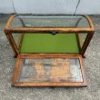 画像6: VINTAGE ANTIQUE CURVED GLASS SHOWCASE ヴィンテージアンティーク カーブガラス ショーケース ガラスケース / ディスプレイケース ラウンドガラス カウンターケース ウッド 木製 店舗什器 アメリカ (6)