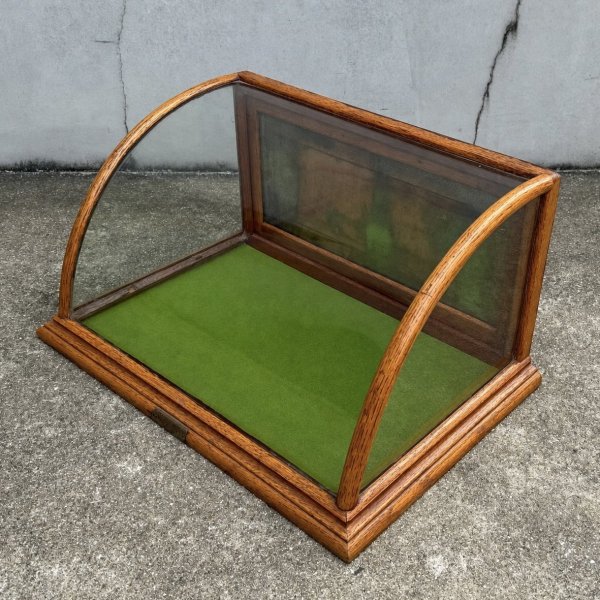 画像1: VINTAGE ANTIQUE CURVED GLASS SHOWCASE ヴィンテージアンティーク カーブガラス ショーケース ガラスケース / ディスプレイケース ラウンドガラス カウンターケース ウッド 木製 店舗什器 アメリカ (1)
