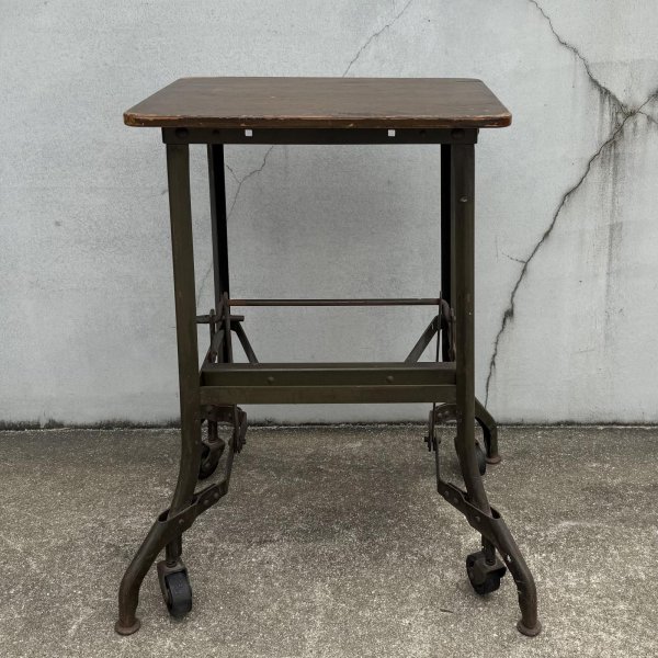 画像2: VINTAGE ANTIQUE TOLEDO UHL STEEL TABLE ヴィンテージ アンティーク トレド タイプライターテーブル / インダストリアル ディスプレイ 棚 家具 アイアン 店舗什器 アメリカ (2)