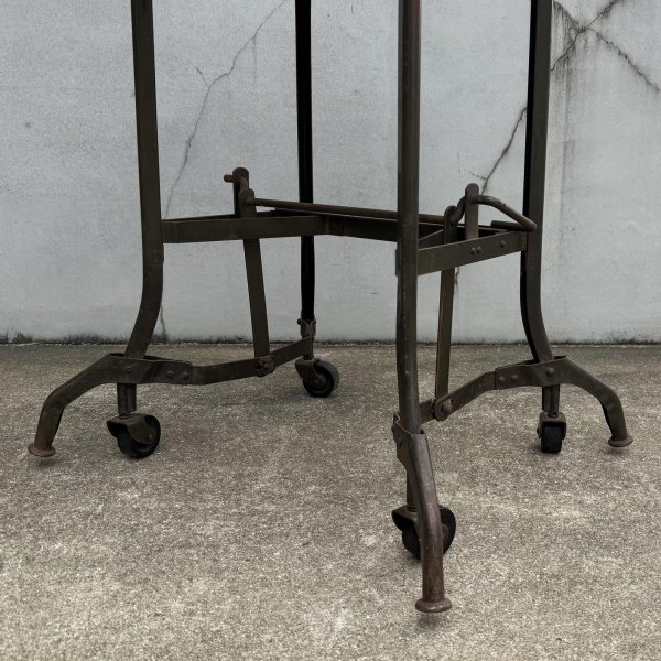 画像10: VINTAGE ANTIQUE TOLEDO UHL STEEL TABLE ヴィンテージ アンティーク トレド タイプライターテーブル / インダストリアル ディスプレイ 棚 家具 アイアン 店舗什器 アメリカ (10)