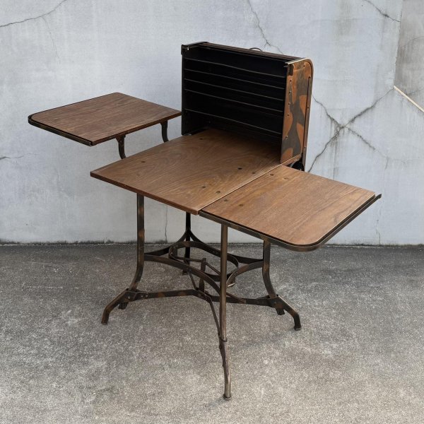 画像1: VINTAGE ANTIQUE TOLEDO UHL STEEL TABLE JAPANNED ヴィンテージ アンティーク トレド タイプライターテーブル ジャパンド ジャパンフィニッシュ / ジャパンカラー ディスプレイ 棚 家具 アイアン 店舗什器 アメリカ (1)