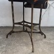 画像11: VINTAGE ANTIQUE TOLEDO UHL STEEL TABLE JAPANNED ヴィンテージ アンティーク トレド タイプライターテーブル ジャパンド ジャパンフィニッシュ / ジャパンカラー ディスプレイ 棚 家具 アイアン 店舗什器 アメリカ (11)