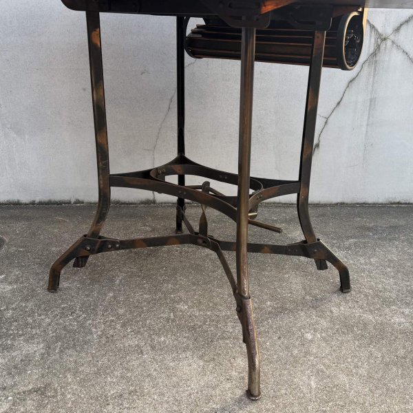 画像11: VINTAGE ANTIQUE TOLEDO UHL STEEL TABLE JAPANNED ヴィンテージ アンティーク トレド タイプライターテーブル ジャパンド ジャパンフィニッシュ / ジャパンカラー ディスプレイ 棚 家具 アイアン 店舗什器 アメリカ (11)
