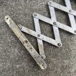 画像9: VINTAGE ANTIQUE SHAVING MIRROR SCISSOR ARM ヴィンテージ アンティーク 鏡 ウォールミラー シェービングミラー シザーアーム 壁付けミラー / インテリア 雑貨 店舗什器 美容室 アメリカ (9)