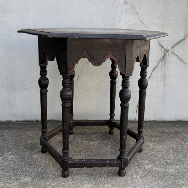 画像3: VINTAGE ANTIQUE TABLE ヴィンテージ アンティーク  テーブル / サイドテーブル コーヒーテーブル ゲーム 家具 ウッド 木製 六角形 店舗什器 アメリカ  (3)
