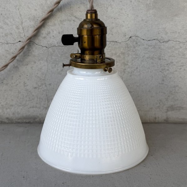 画像3: VINTAGE ANTIQUE LAMP ヴィンテージ アンティーク 吊り下げランプ 天井照明 / シーリングライト ペンダントライト ミルクガラス ガラスシェード E26 店舗什器 アメリカ (2) (3)
