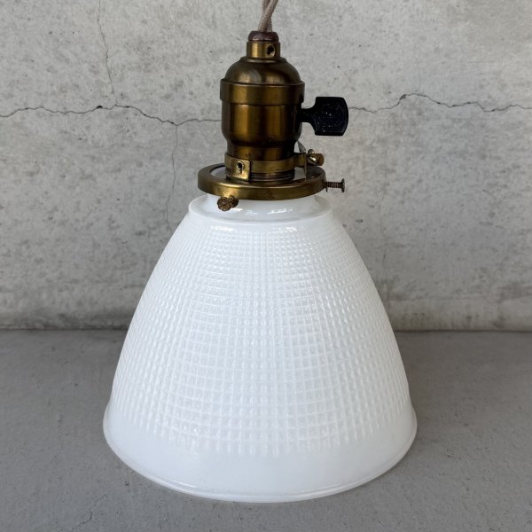 画像2: VINTAGE ANTIQUE LAMP ヴィンテージ アンティーク 吊り下げランプ 天井照明 / シーリングライト ペンダントライト ミルクガラス ガラスシェード E26 店舗什器 アメリカ (2) (2)
