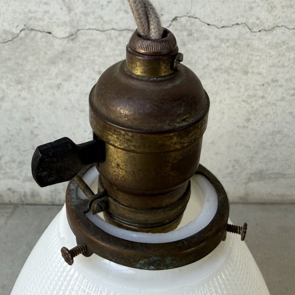 画像6: VINTAGE ANTIQUE LAMP ヴィンテージ アンティーク 吊り下げランプ 天井照明 / シーリングライト ペンダントライト ミルクガラス ガラスシェード E26 店舗什器 アメリカ (3) (6)