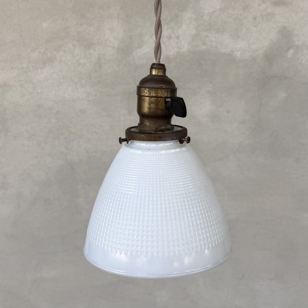 画像1: VINTAGE ANTIQUE LAMP ヴィンテージ アンティーク 吊り下げランプ 天井照明 / シーリングライト ペンダントライト ミルクガラス ガラスシェード E26 店舗什器 アメリカ (3) (1)